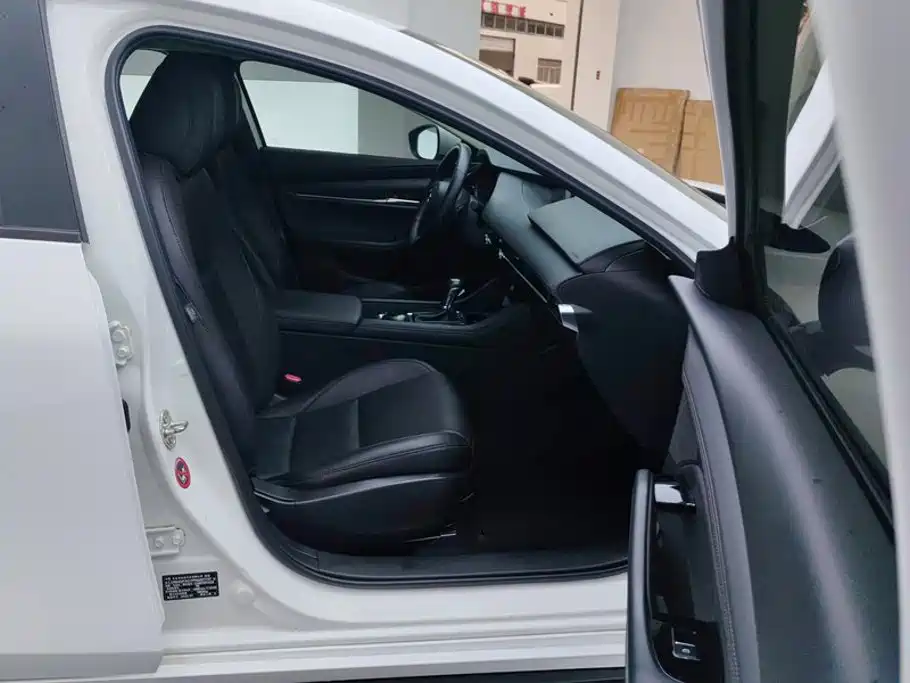 Mazda 3 Axela — миниатюра 8