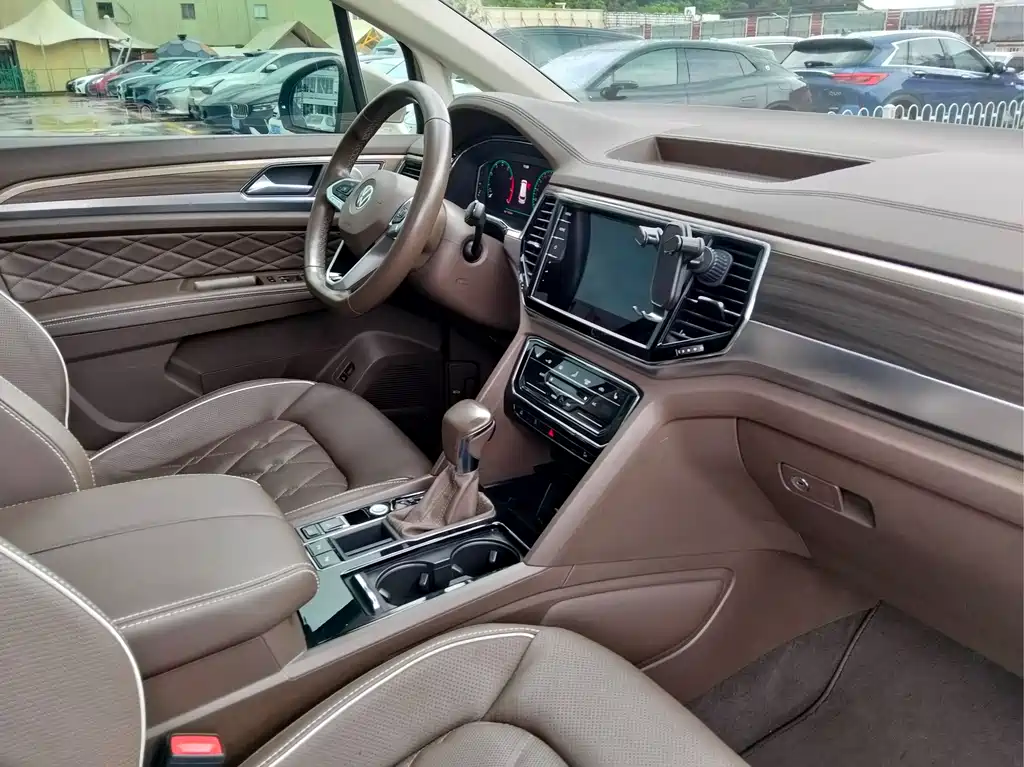 Volkswagen Viloran 2020 380TSI Luxury