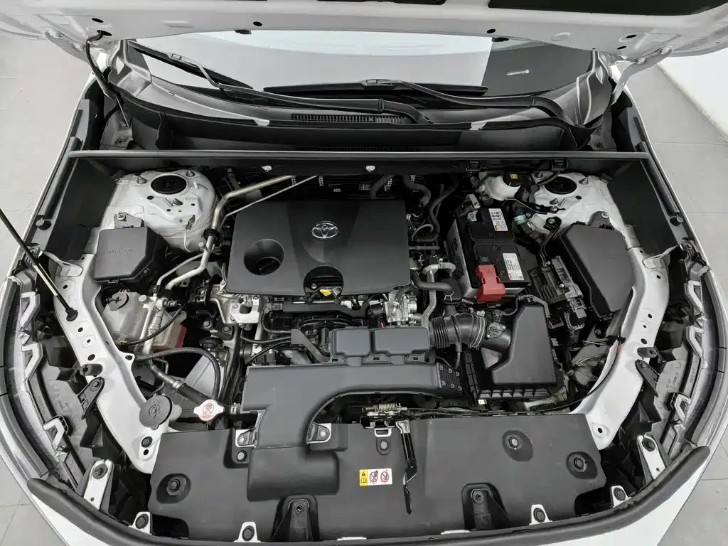 Toyota RAV4 — миниатюра 6