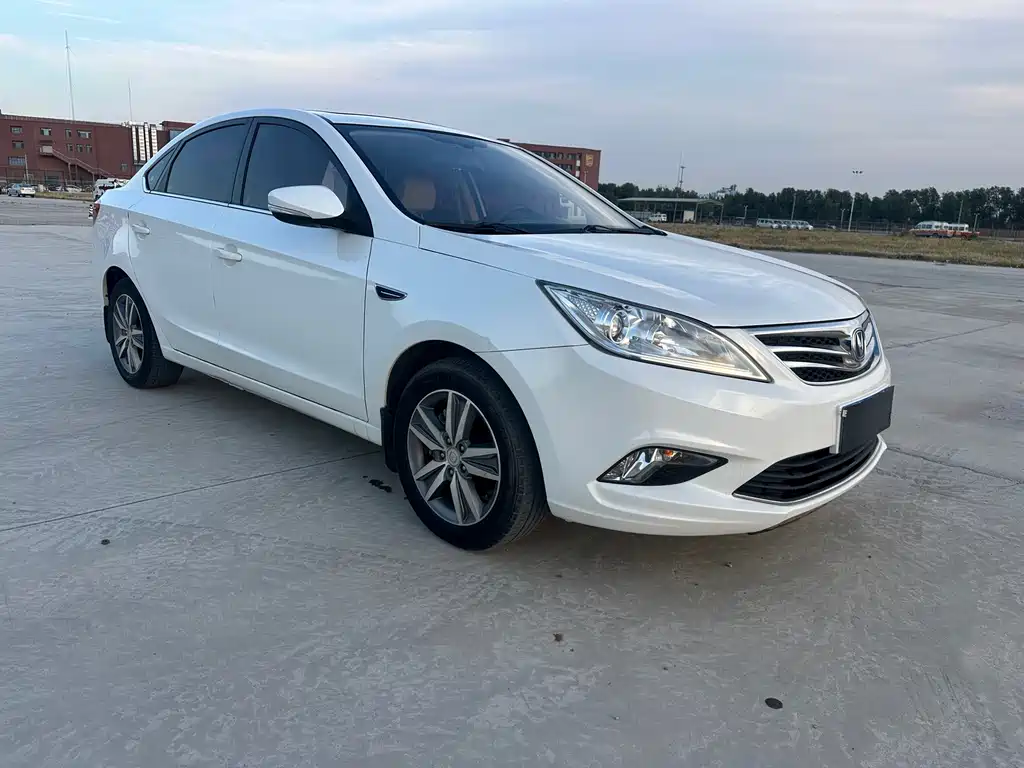 Changan Eado — миниатюра 3