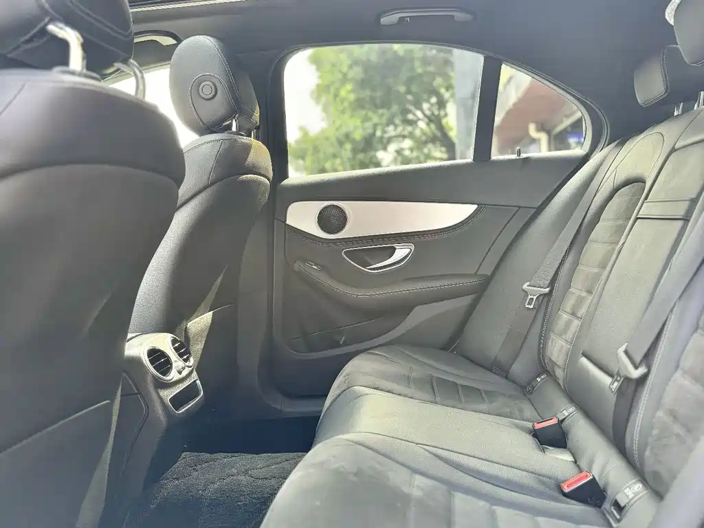 Mercedes-Benz C-Class — миниатюра 6