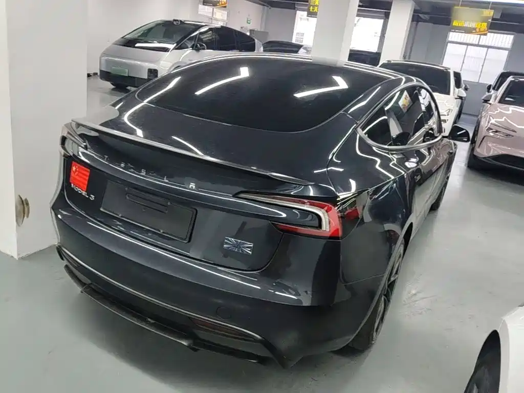 Tesla Model 3 — миниатюра 7