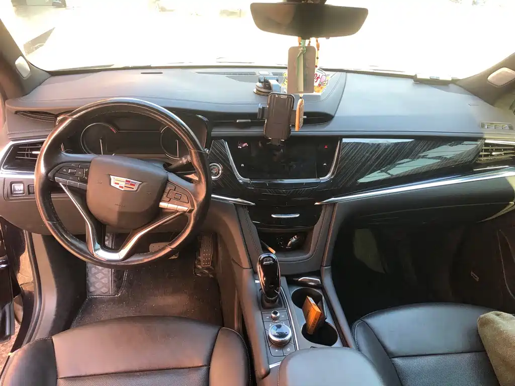 Cadillac XT6 — миниатюра 4