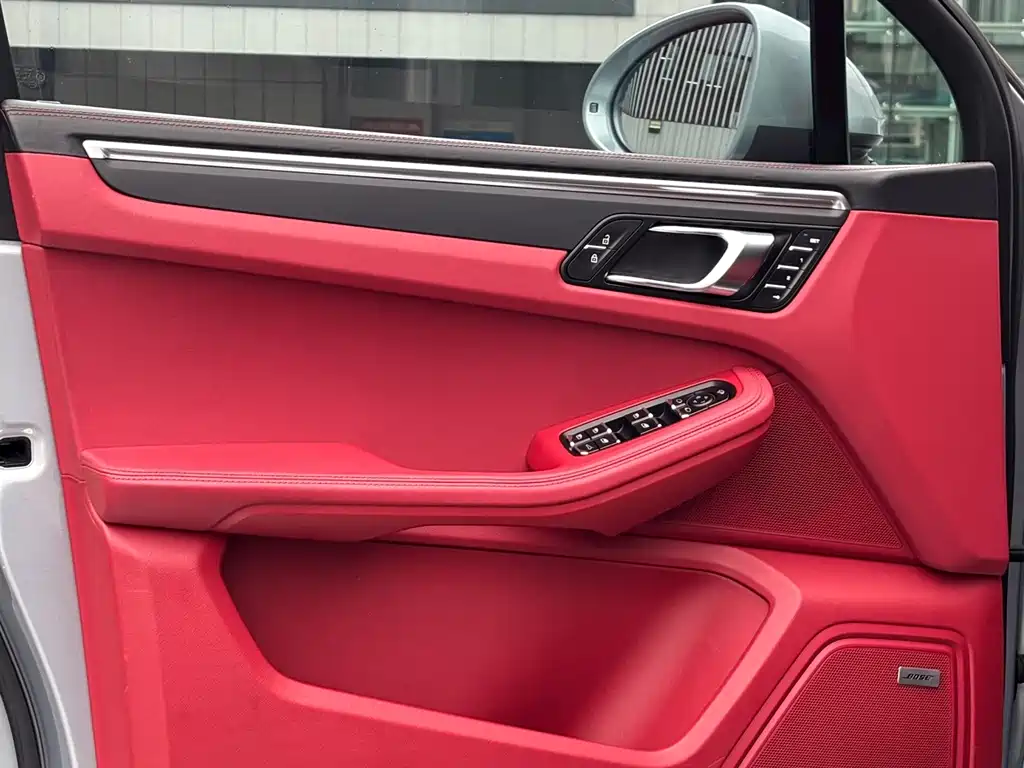 Porsche Macan — миниатюра 11