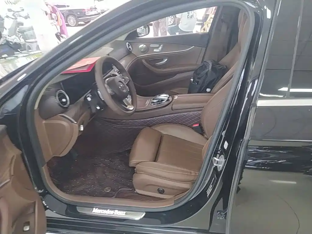 Mercedes-Benz E-Class — миниатюра 15