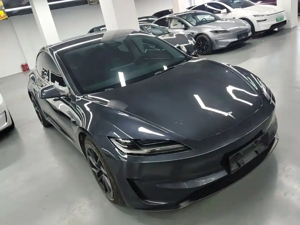 Tesla Model 3 — миниатюра 4
