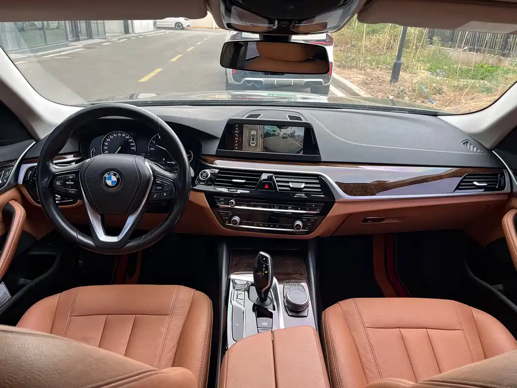 BMW 5 Series — миниатюра 17