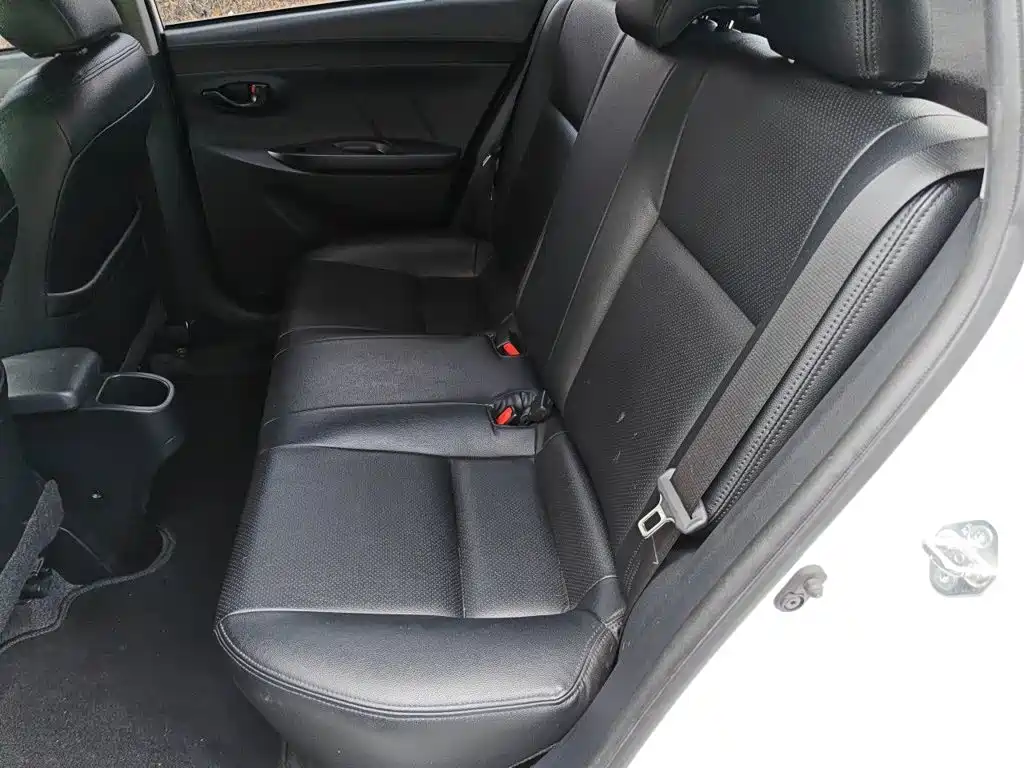 Toyota Yaris L — миниатюра 15