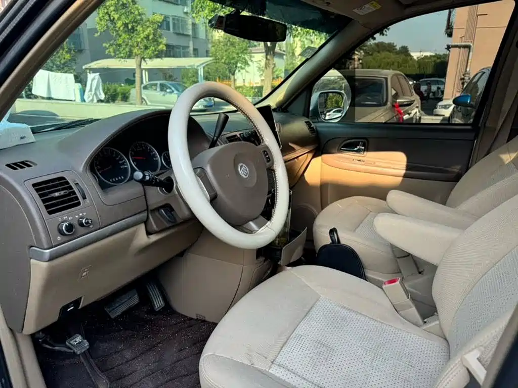 Buick GL8 — миниатюра 8