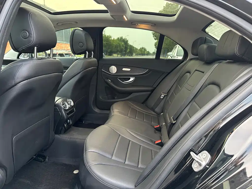Mercedes-Benz C-Class — миниатюра 10