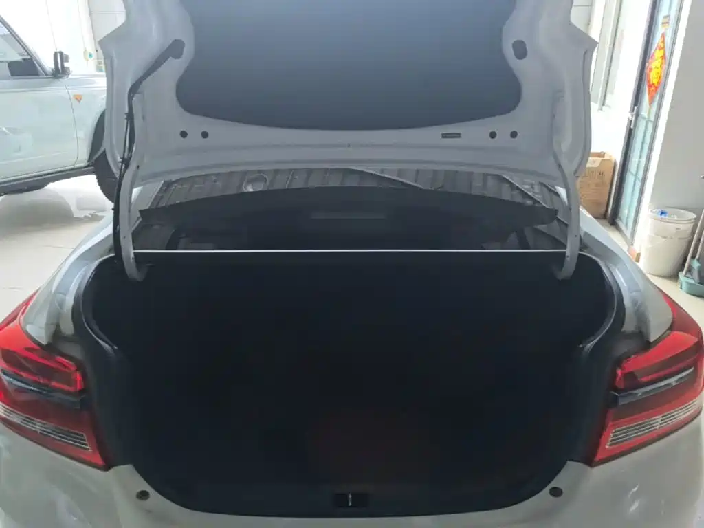 Toyota Yaris L — миниатюра 19