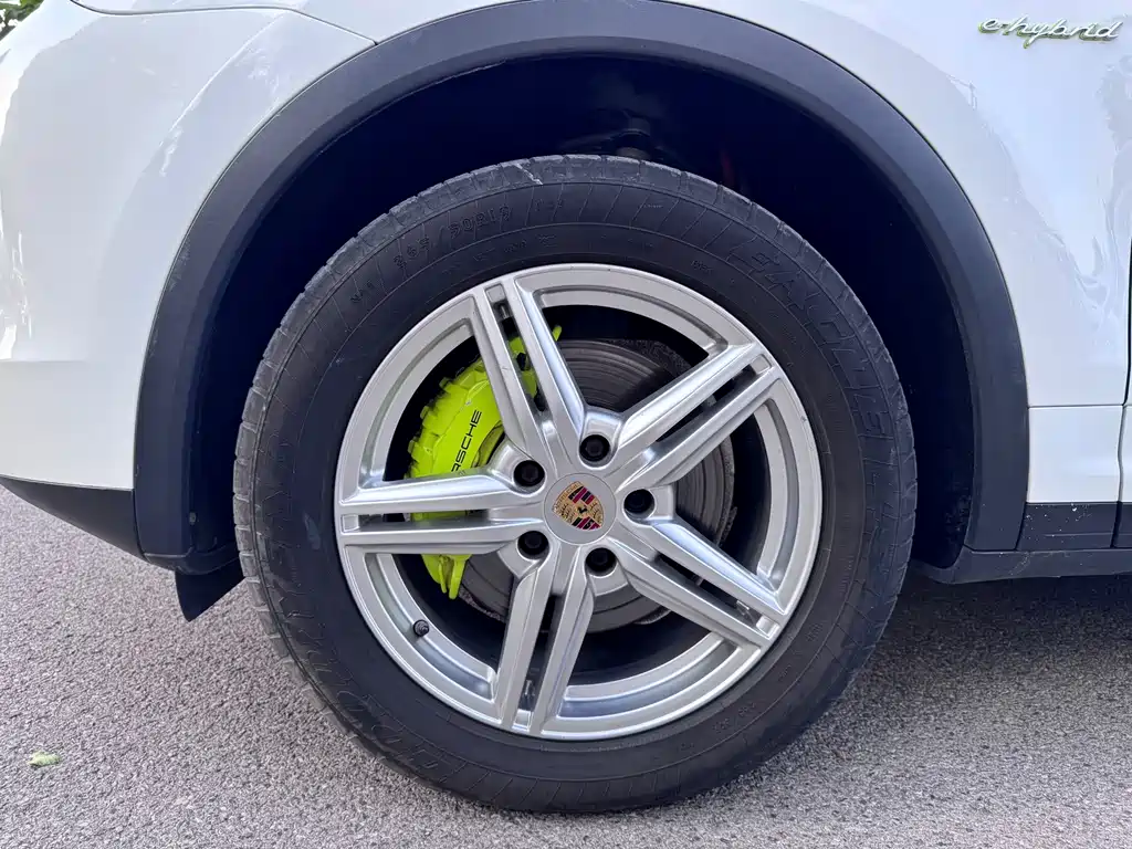 Porsche Cayenne Hybrid — миниатюра 21