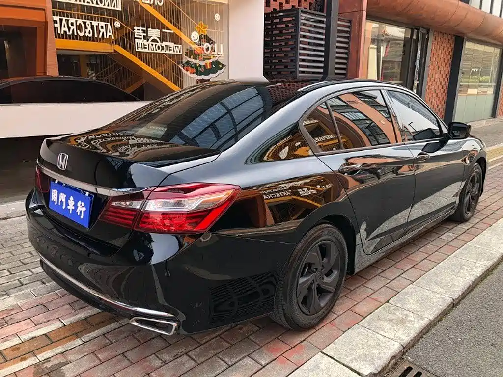 Honda Accord — миниатюра 13