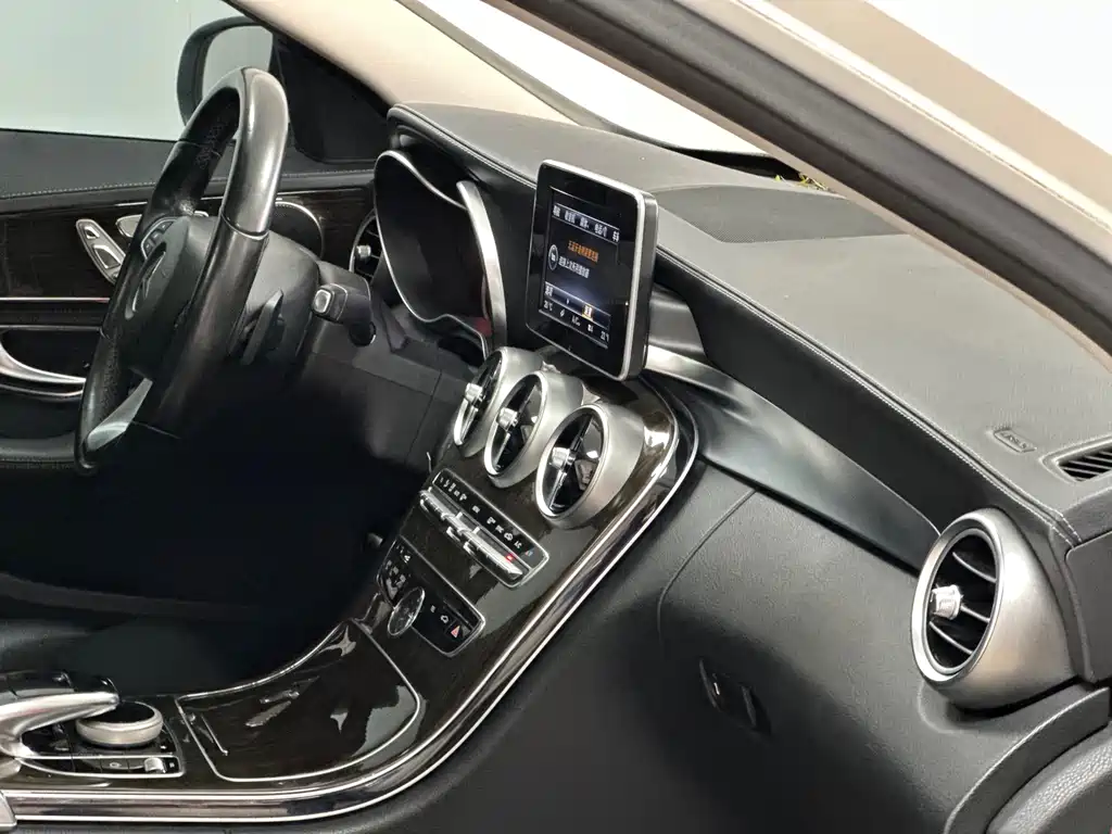 Mercedes-Benz C-Class — миниатюра 10