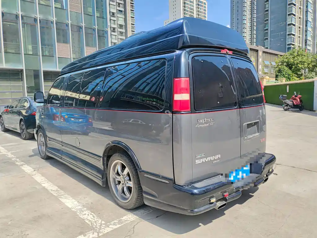 GMC Savana — миниатюра 13