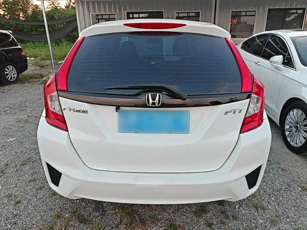 Honda Fit — миниатюра 6