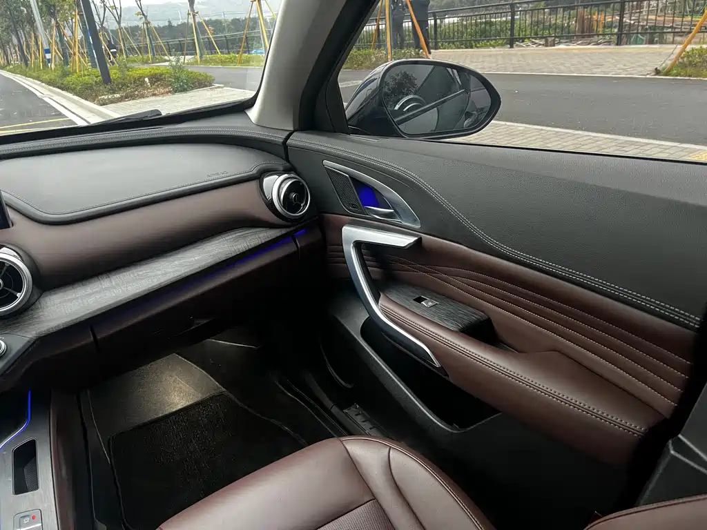 WEI PAI WEI BRAND VV7