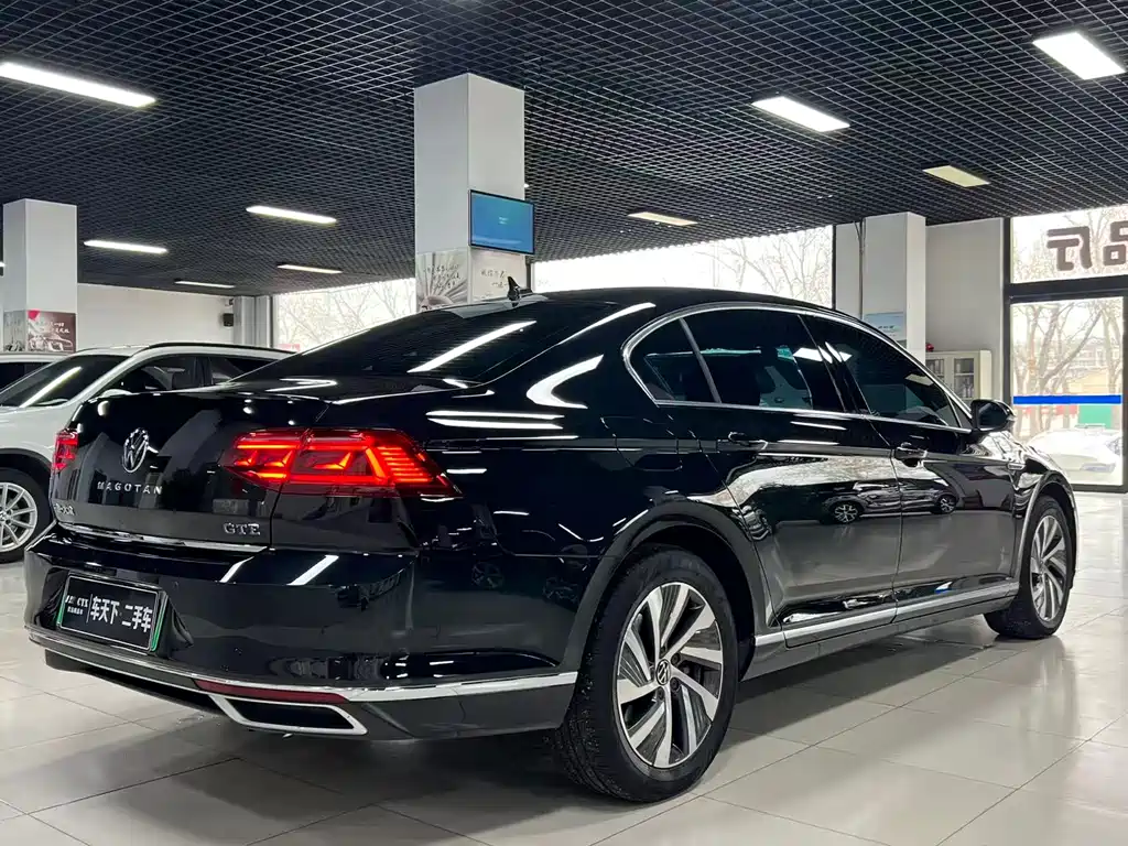 VOLKSWAGEN MAGOTAN GTE PLUG IN HYBRID