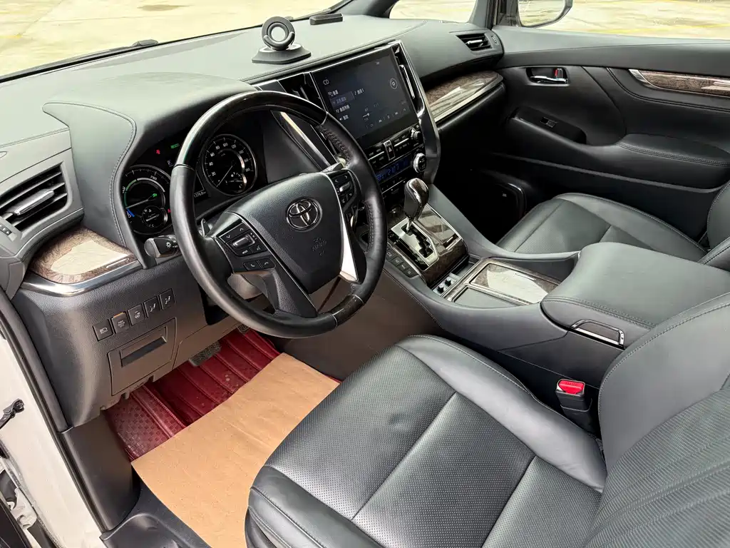 Toyota Vellfire 2023 2.5L HV Luxury