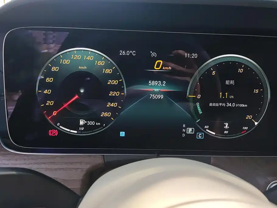 Mercedes-Benz E-Class — миниатюра 14