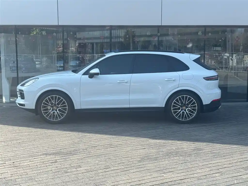 PORSCHE CAYENNE NEW ENERGY