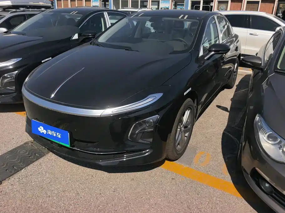 Hongqi Hongqi E-QM5