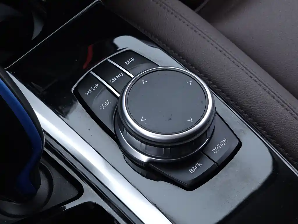 BMW iX3 — миниатюра 20