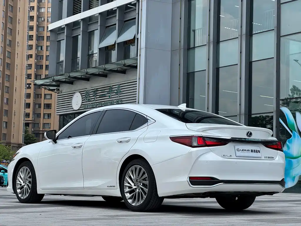 Lexus ES — миниатюра 4