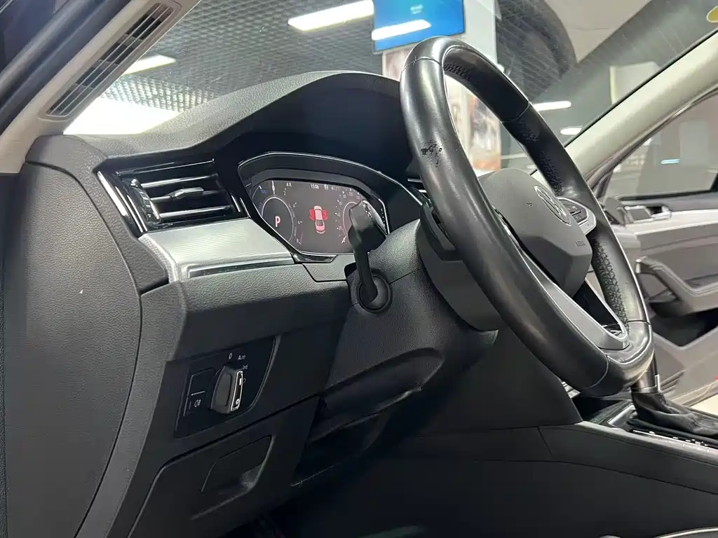 VOLKSWAGEN MAGOTAN GTE PLUG IN HYBRID