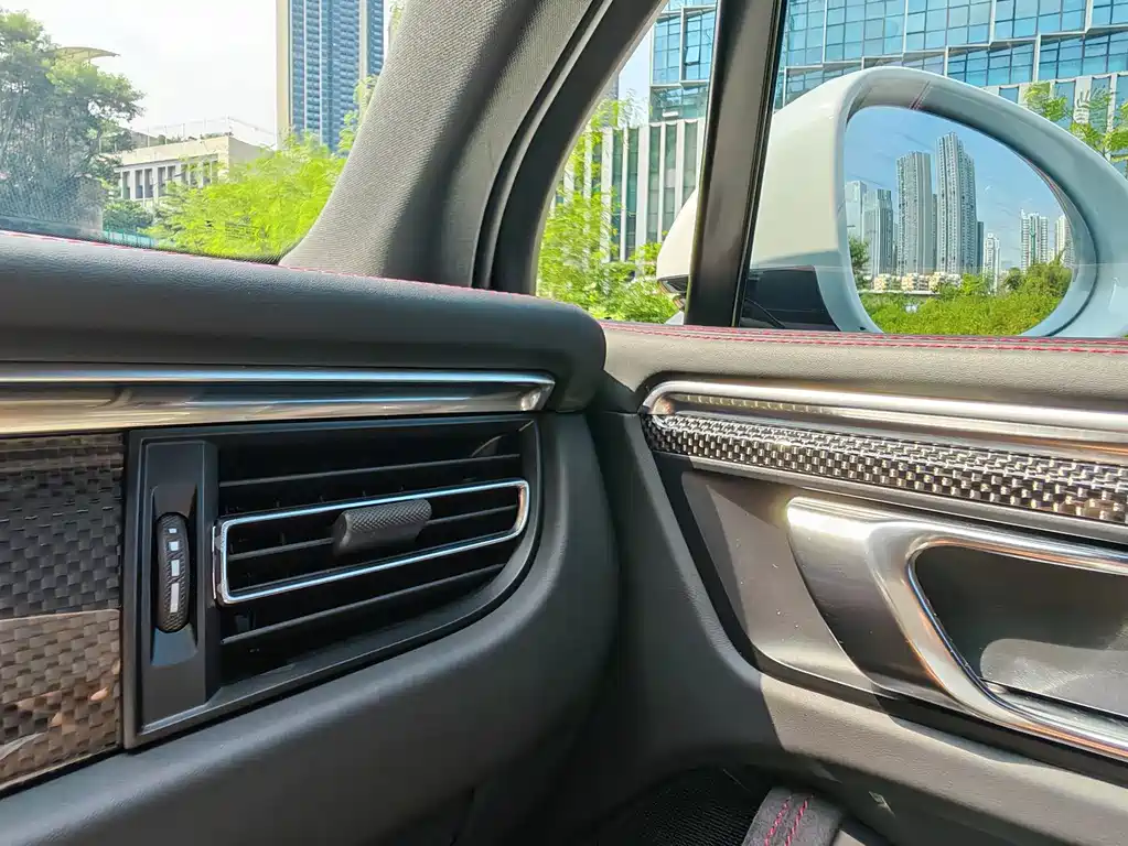 Porsche Macan — миниатюра 19