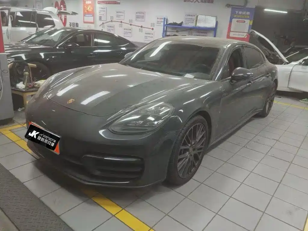 Porsche Panamera 2024