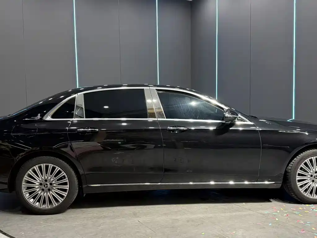 Mercedes-Benz E-Class — миниатюра 5