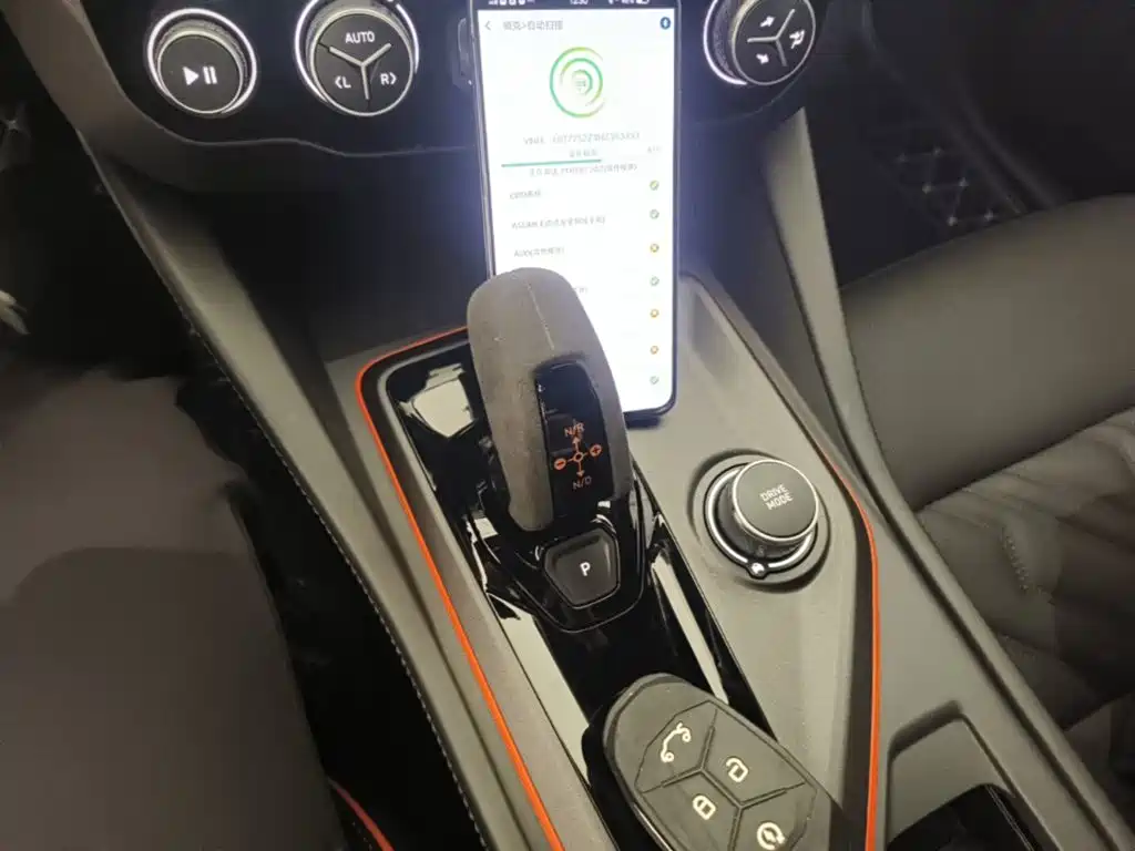 Lynk & Co 02 Hatchback — миниатюра 14