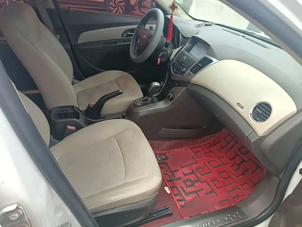 Chevrolet Cruze — миниатюра 25