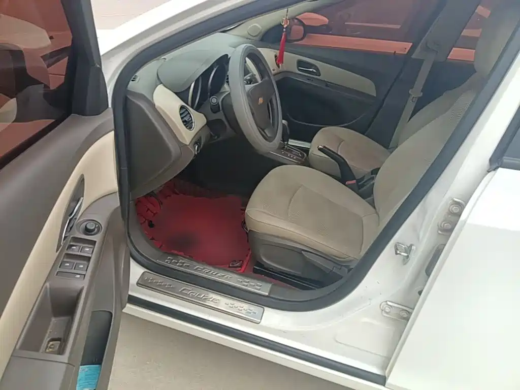 Chevrolet Cruze — миниатюра 16