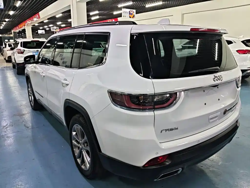 Jeep Grand Commander — миниатюра 5