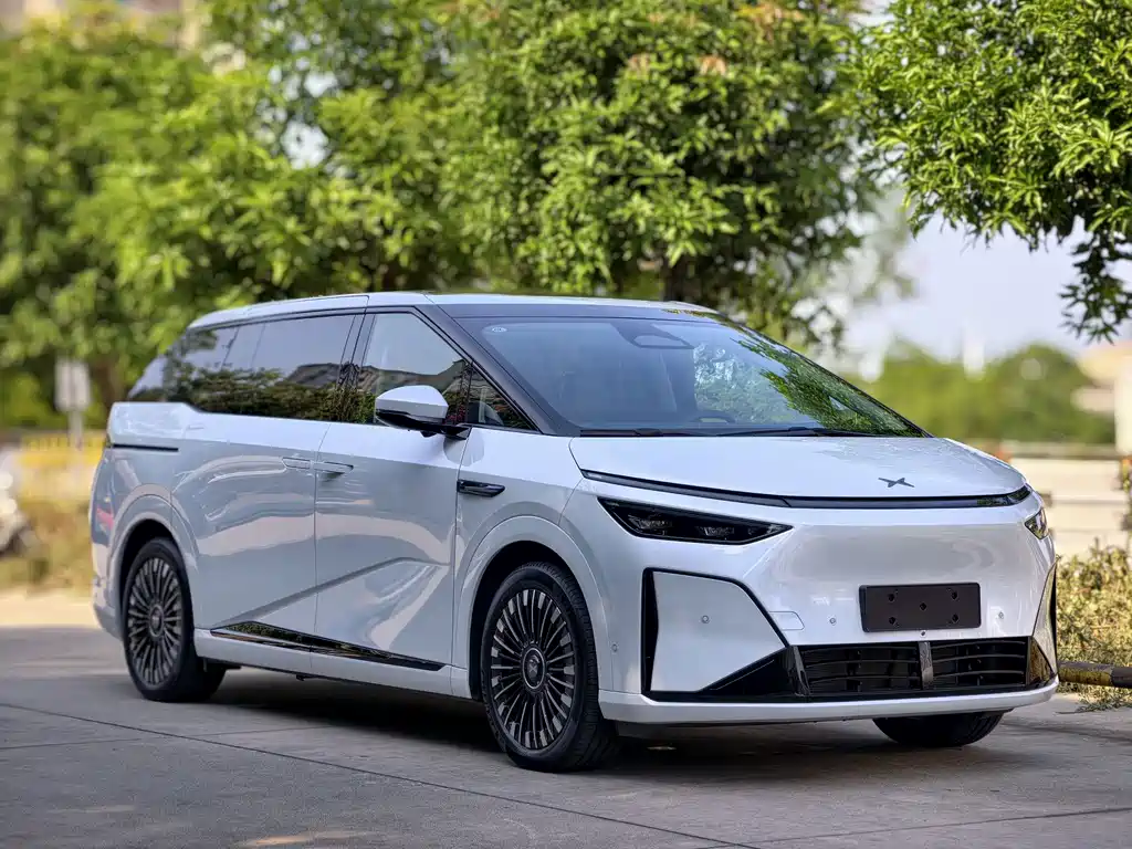XPeng X9 — миниатюра 3