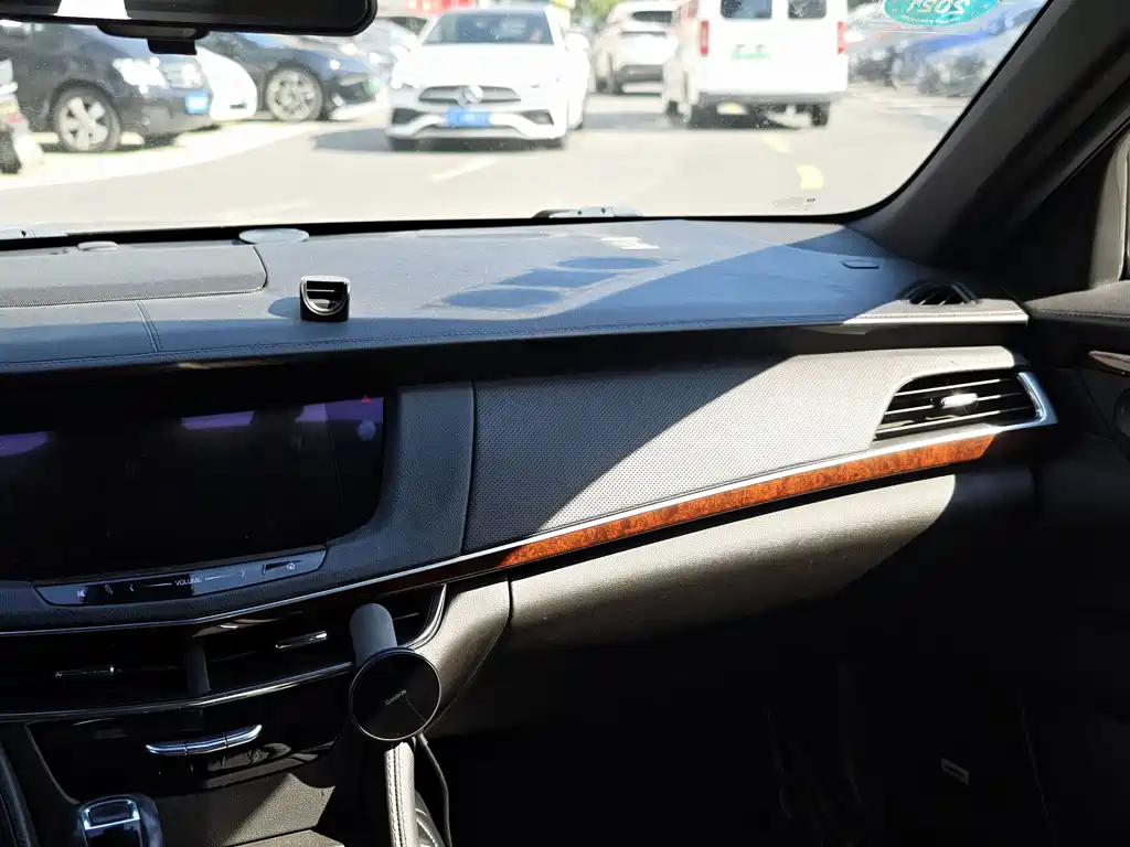 Cadillac CT6 — миниатюра 10