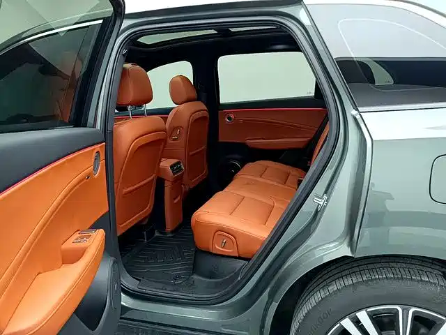 Hongqi Hongqi HS6 PHEV — миниатюра 13