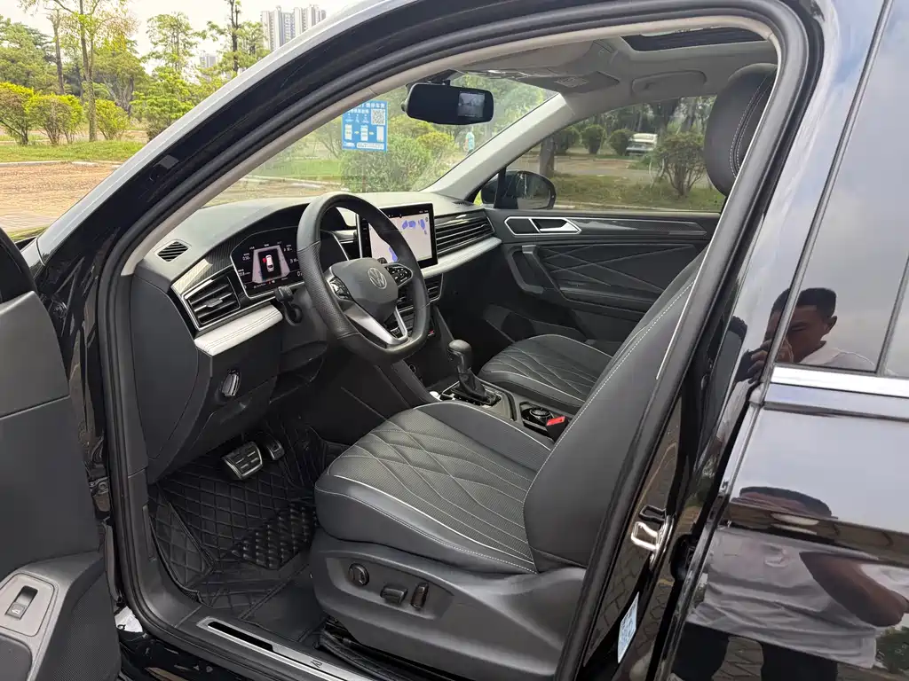 Volkswagen Tiguan L — миниатюра 12