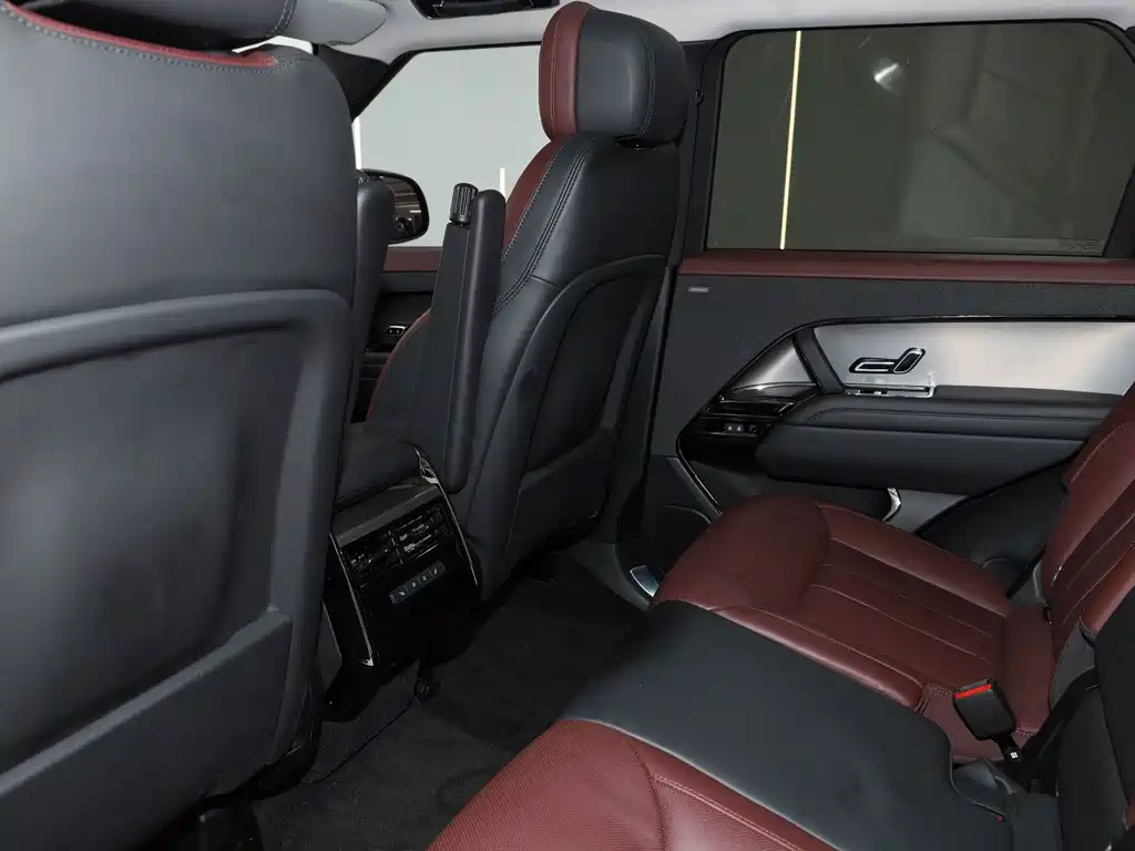Land Rover Range Rover Sport 2024 — фото 14