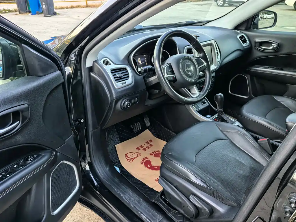 Jeep Compass — миниатюра 11