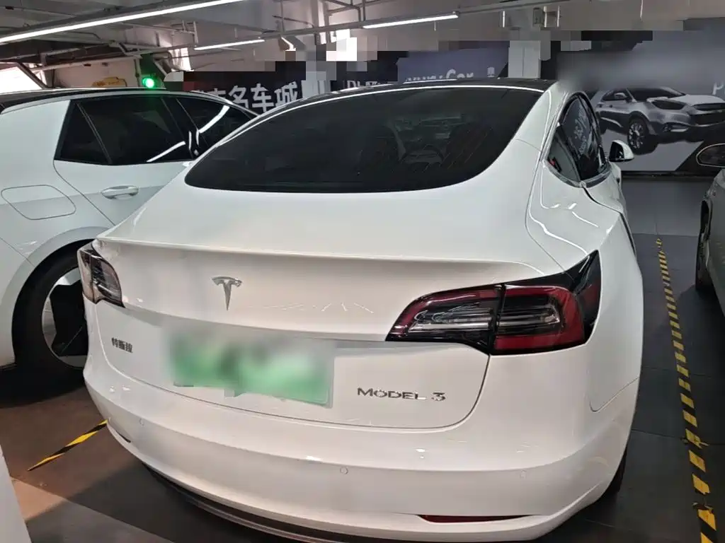 Tesla Model 3 — миниатюра 6