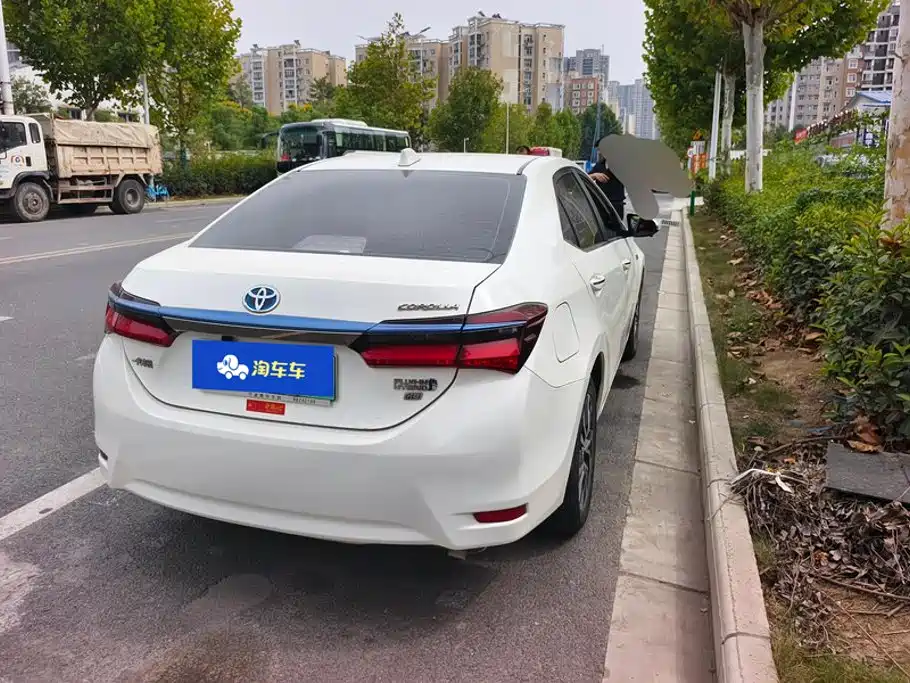 Toyota Corolla Hybrid — миниатюра 3