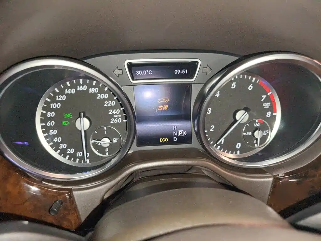 Mercedes-Benz M-Class — миниатюра 4