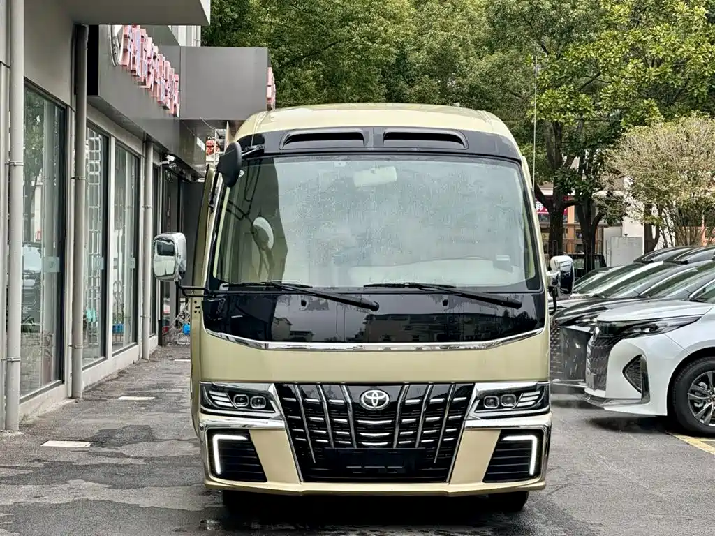 Toyota Coaster 2024 4.0L MT
