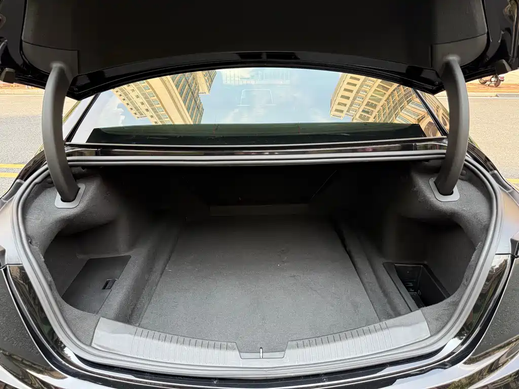 Cadillac CT5 2023 28T