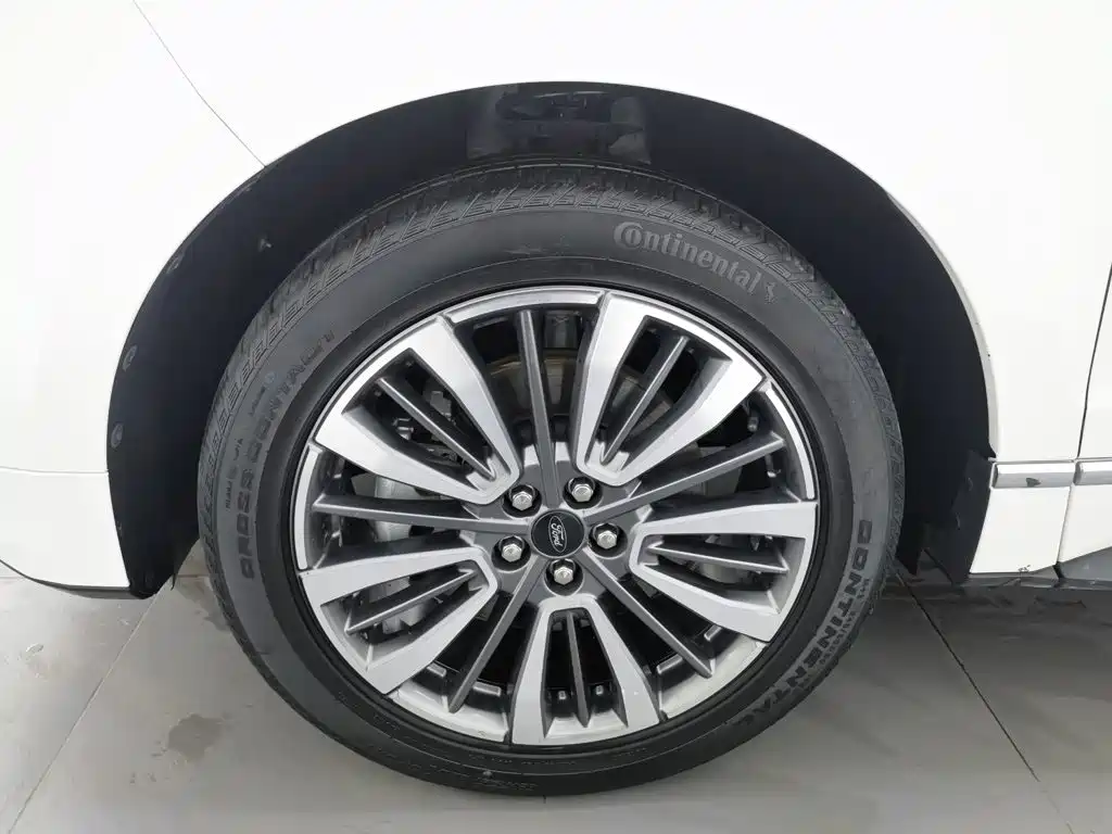 Ford Edge — миниатюра 17