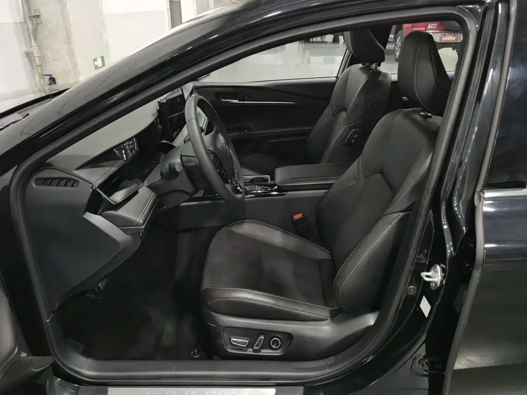 Toyota Camry — миниатюра 10