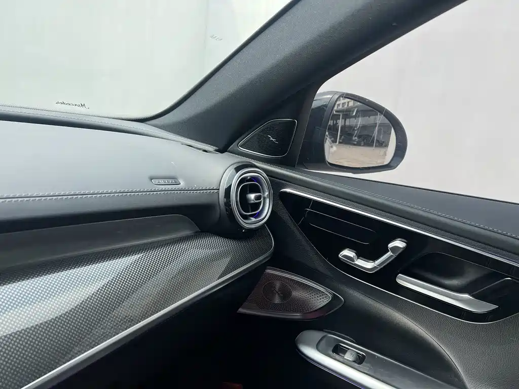 Mercedes-Benz C-Class — миниатюра 8